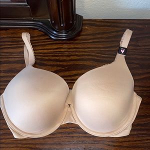 Nude VS perfect shape bra